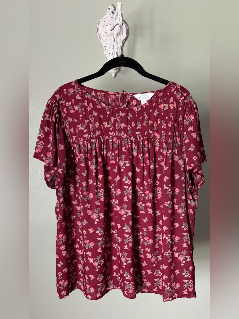 Market & Spruce 1X Floral Butterfly Blouse